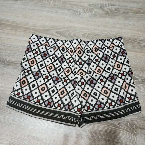 Multi Print shorts - Picture 3 of 3